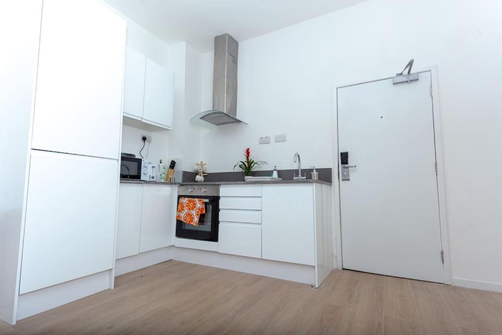 Flat 403 One Bedroom Apartment Бирмингам Екстериор снимка